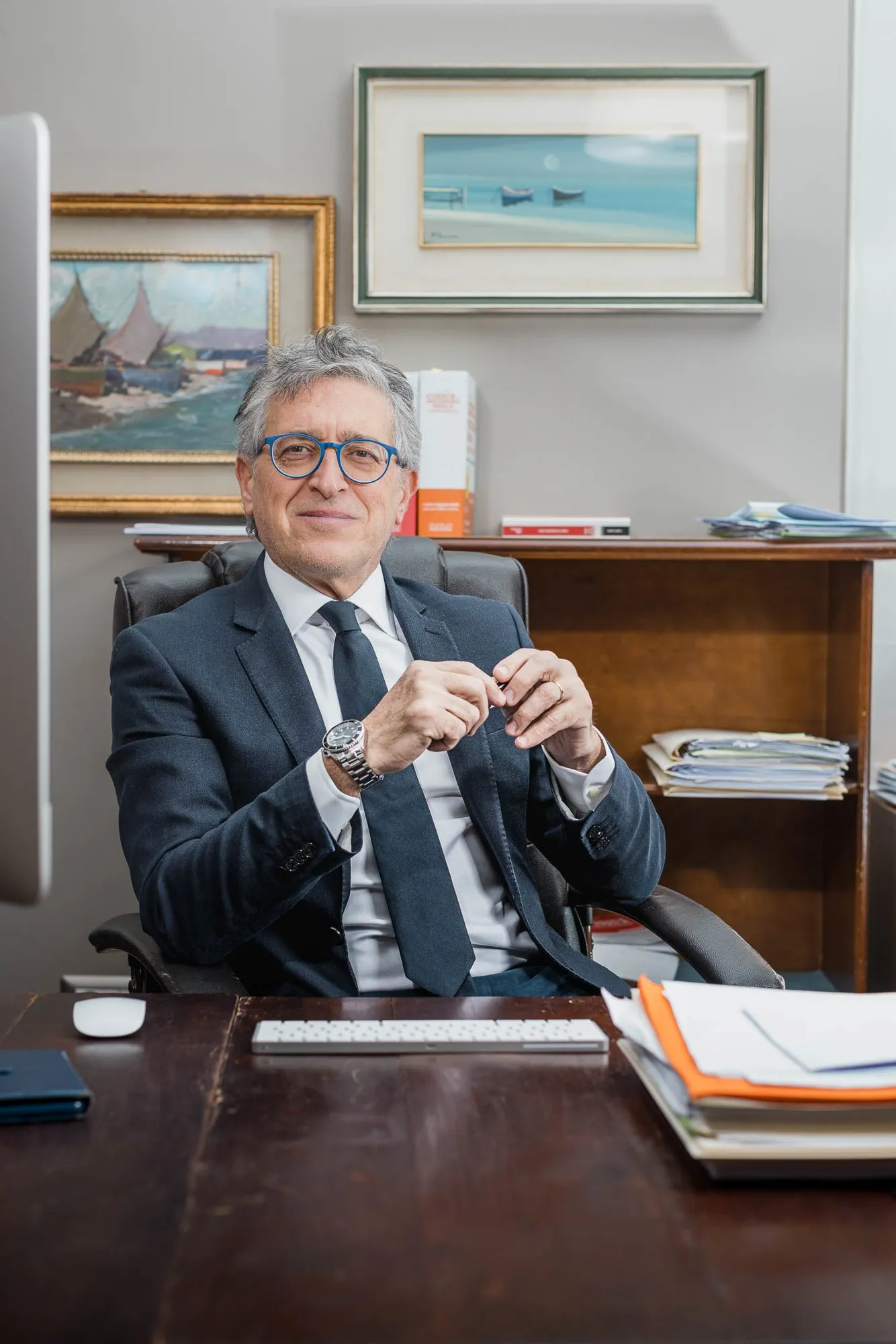 L'avvocato Daniele Carlo Alicicco nel suo ufficio